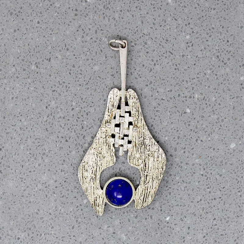 Modern Geometric Necklace For Elegant Style-Tactile Brutalist Lapis in Silver Tone Pendant