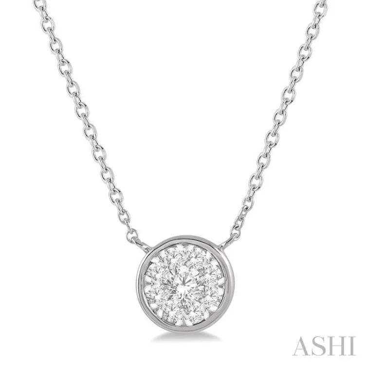 Personalized Bar Necklace For Moms-1/4 Ctw Round Shape Lovebright Diamond Necklace in 14K White Gold