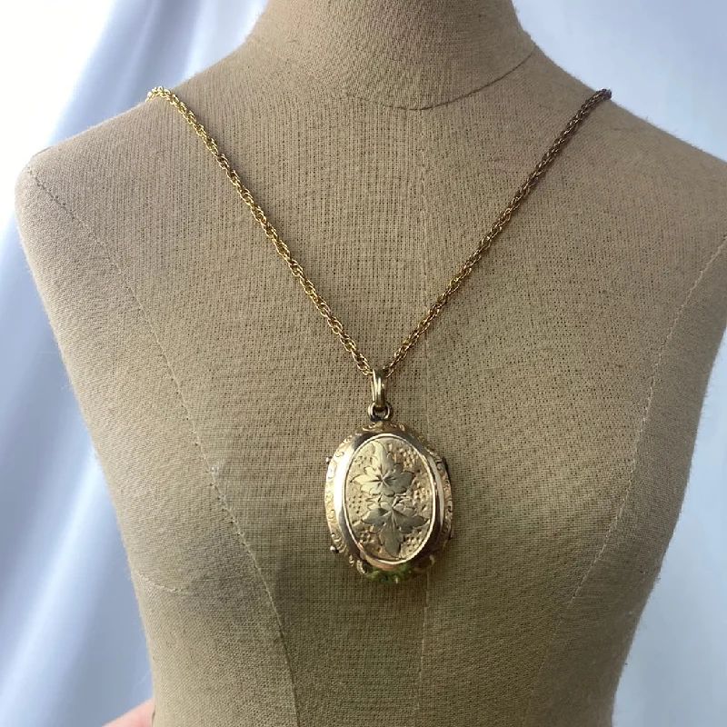 Classic Gold Pendant Necklace For Evening Wear-Estate Collection Necklace - Gold Chain w/Oval Locket