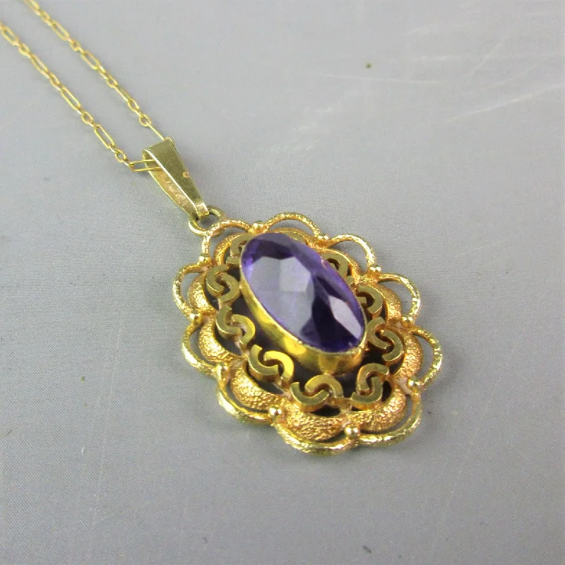 Classic Gold Necklace For Evening Wear-9K Gold Amethyst Stone Floral Pendant Necklace Vintage c1980