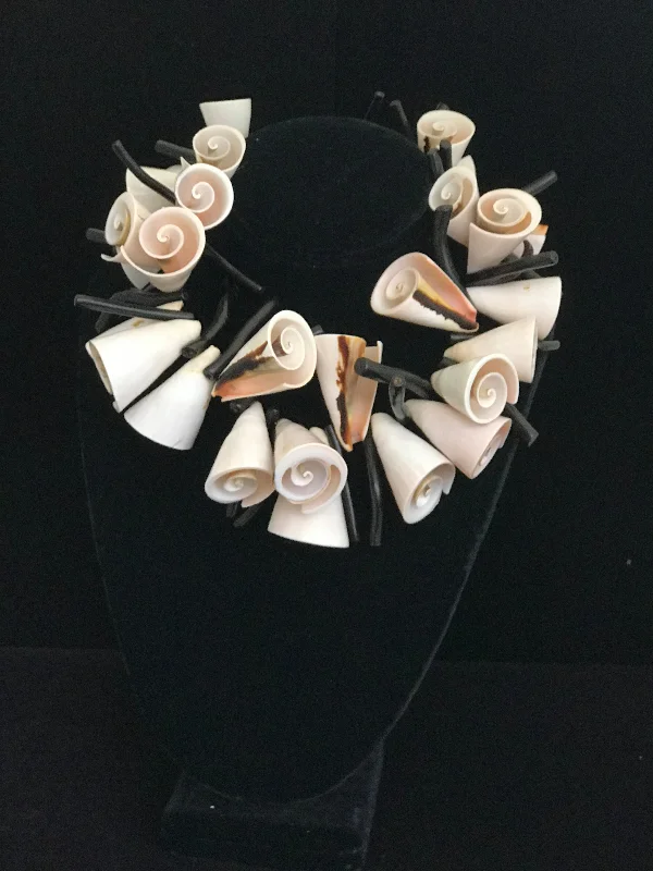 Unique Pearl Necklace For Bridesmaids-Shells and Coral Necklace