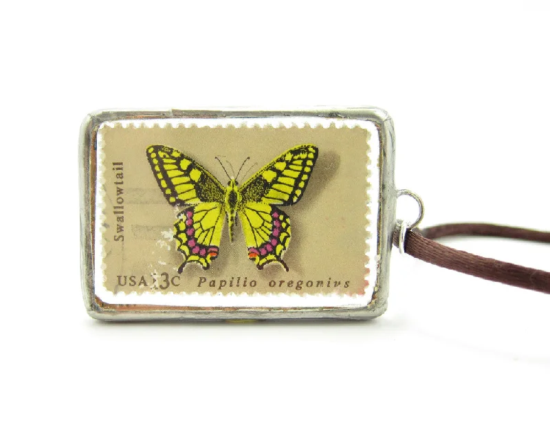 Vintage-Inspired Crystal Necklace For Events-Butterfly Stamp Necklace Soldered Pendant